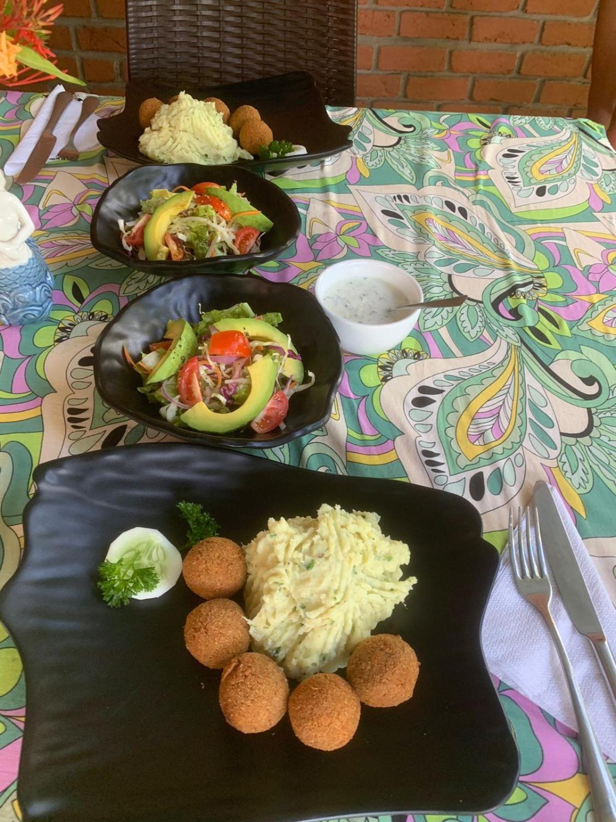 ホテル Millet'S Food Company And Cooking Center ネゴンボ エクステリア 写真